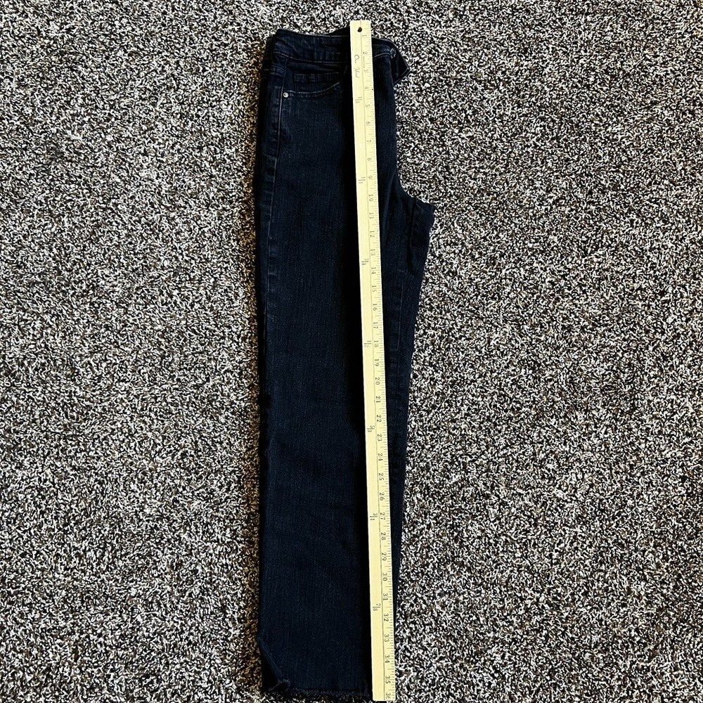 Black High-Waisted Jeans - Picture 8 of 8